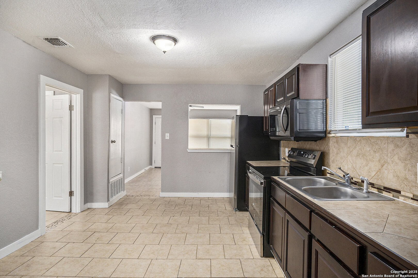 property viewer photo 5