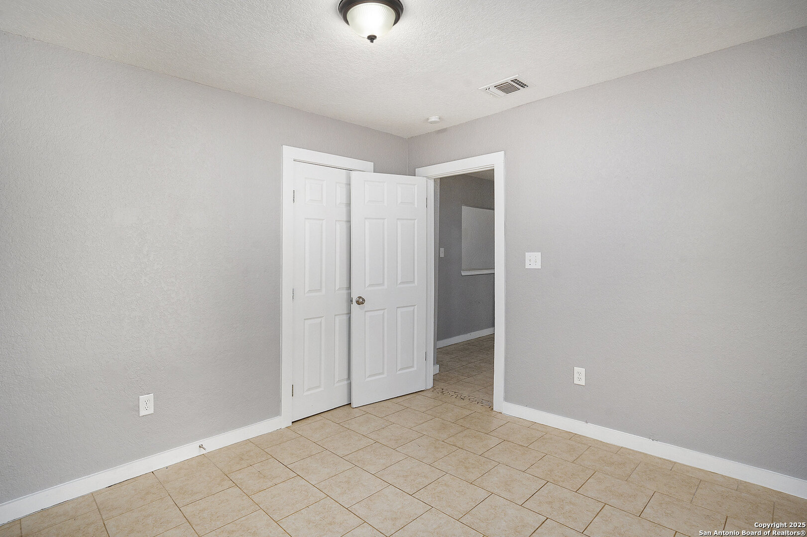 property viewer photo 9