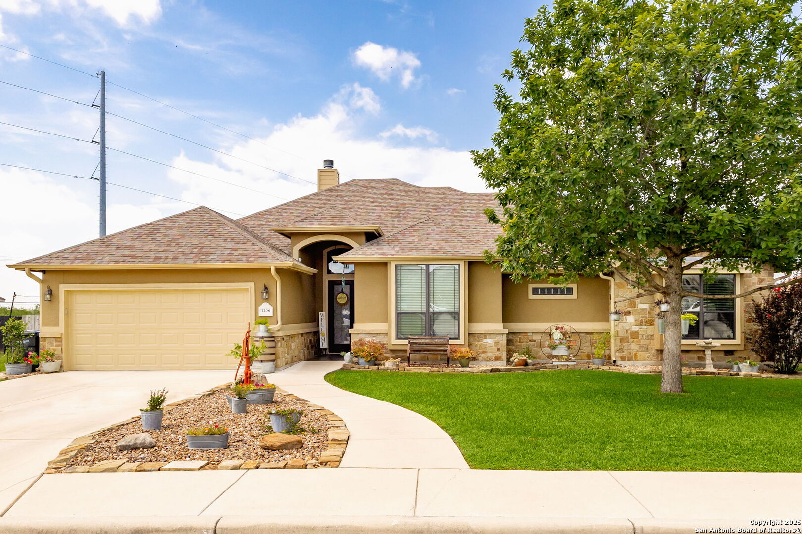 main property photo 0