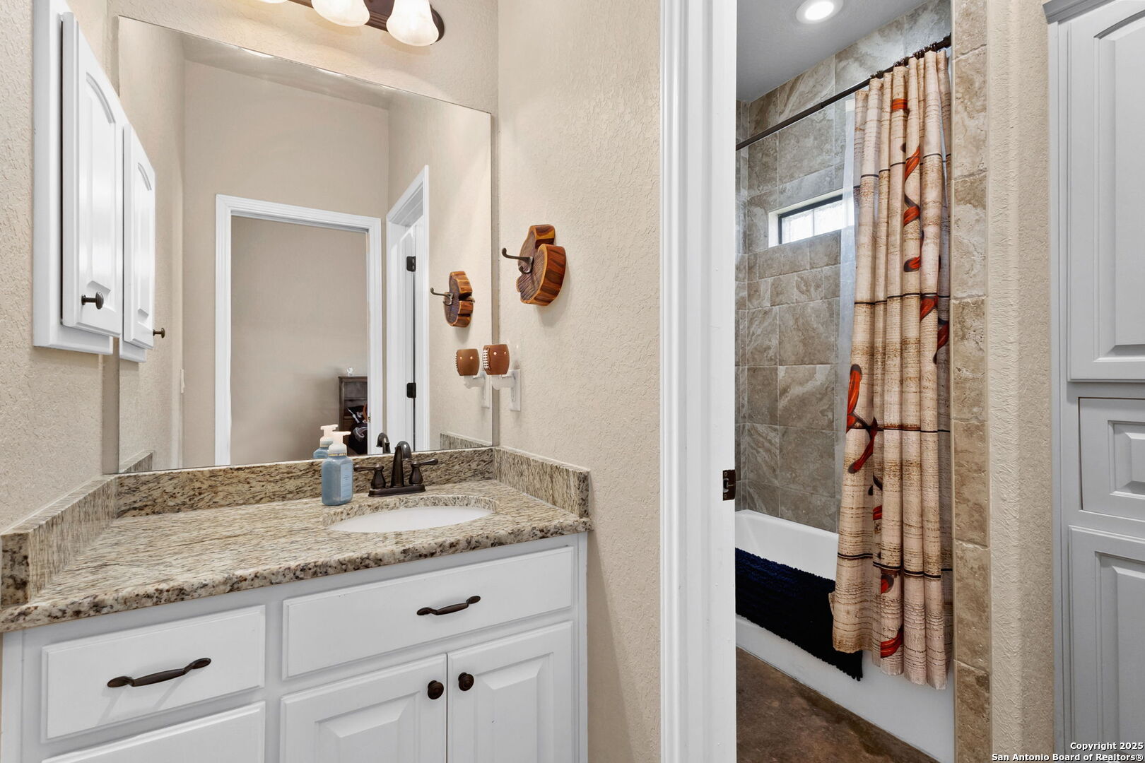 property viewer photo 22