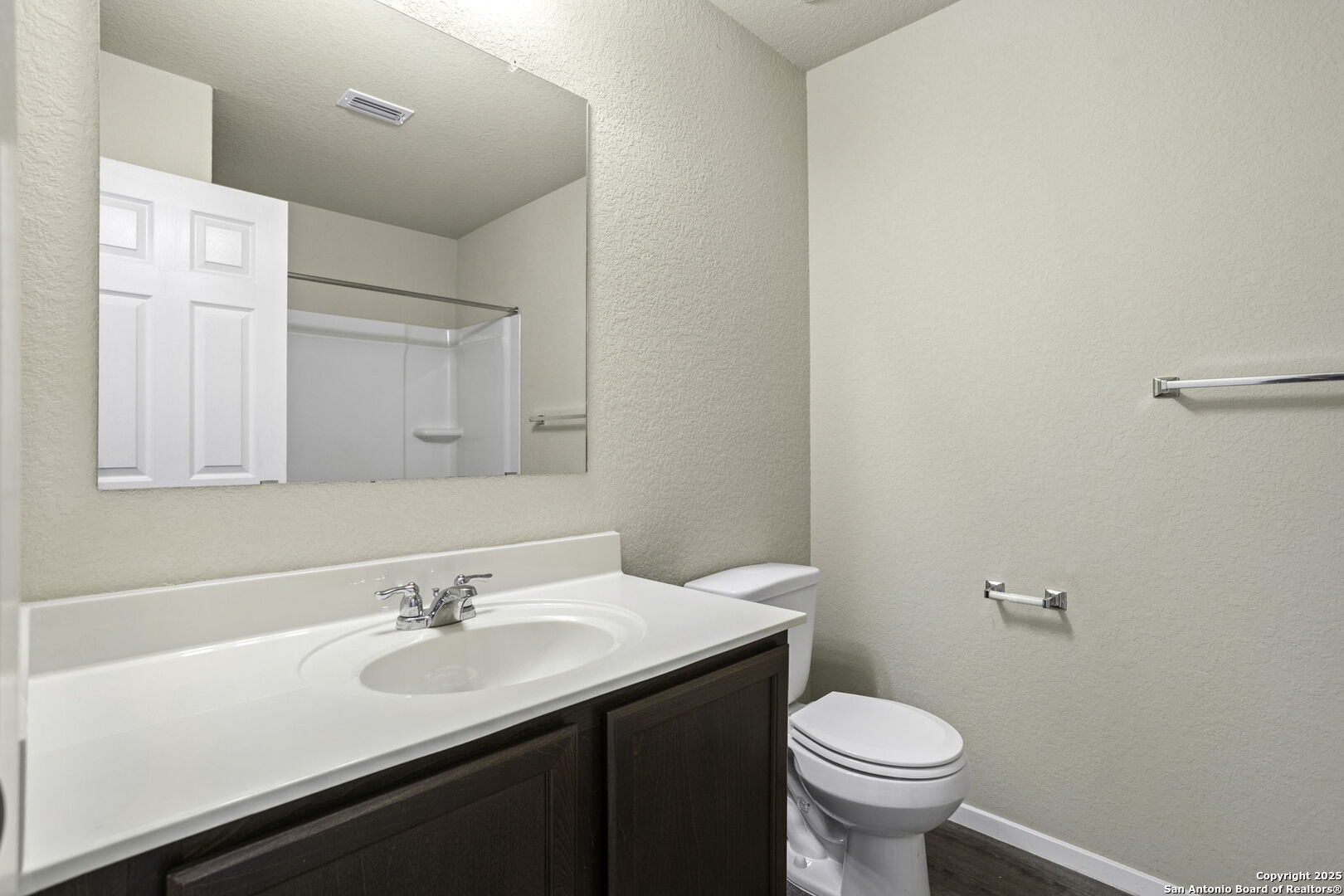 property viewer photo 10