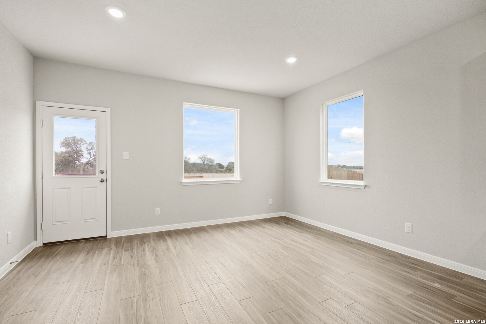 property viewer photo 6