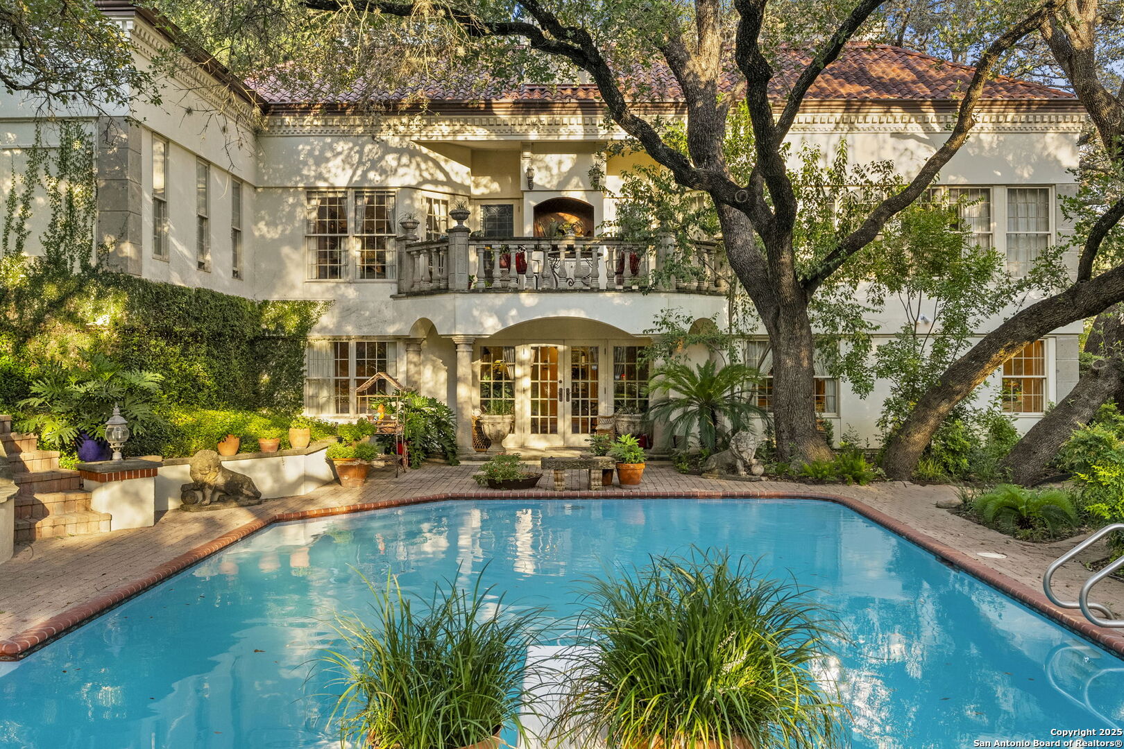 main property photo 36