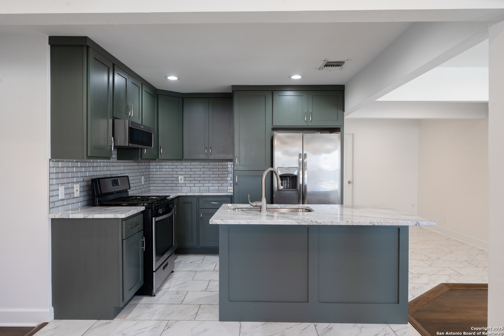 property viewer photo 12