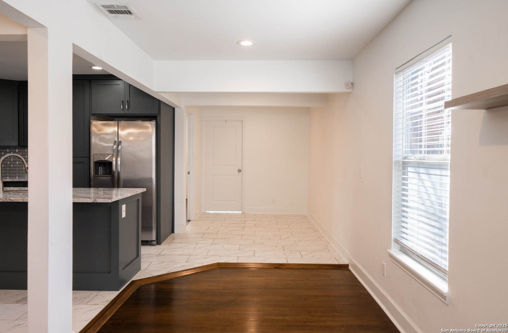 property viewer photo 13