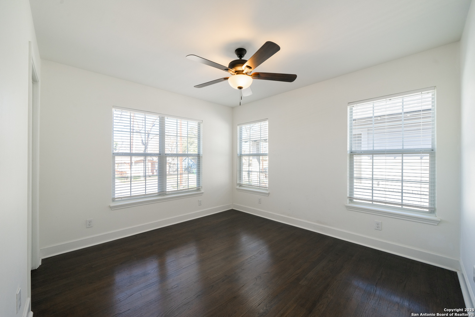 property viewer photo 19