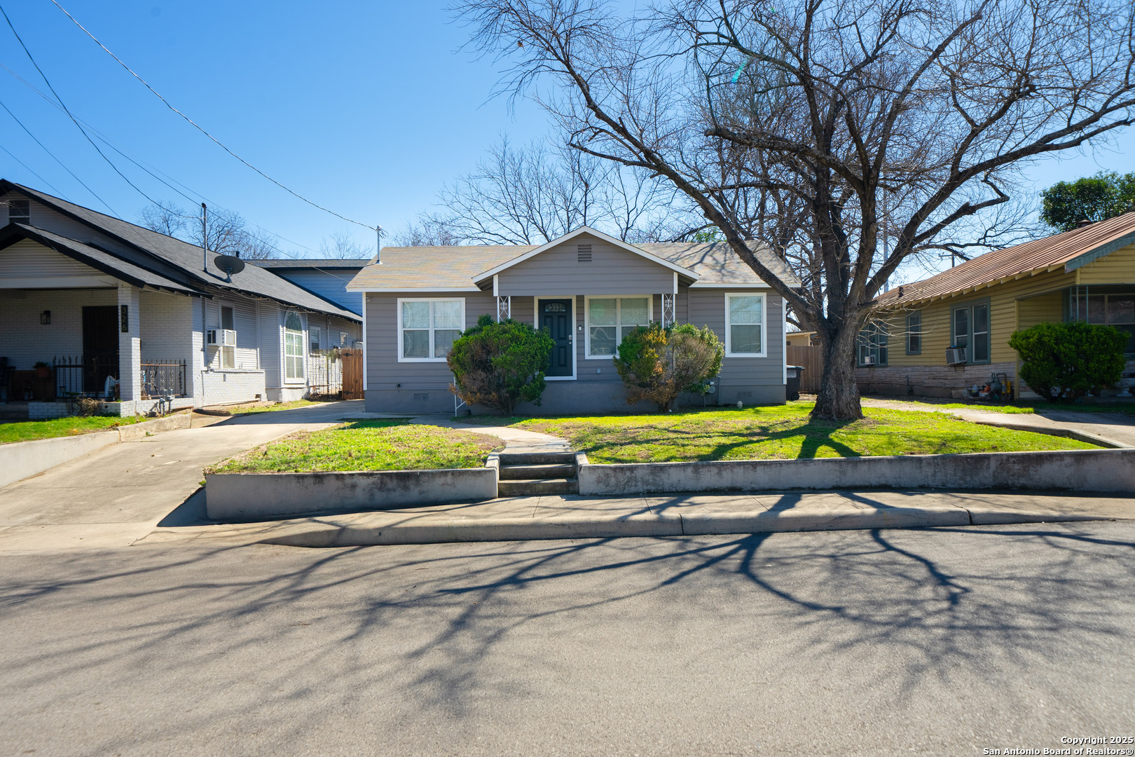 property viewer photo 2