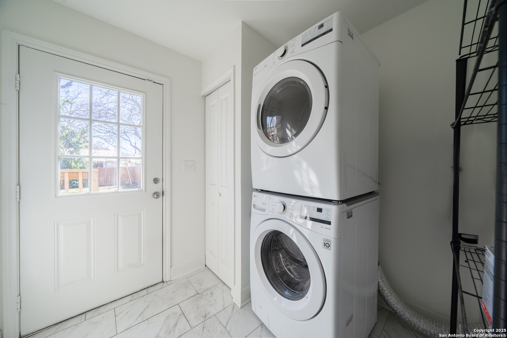 property viewer photo 20
