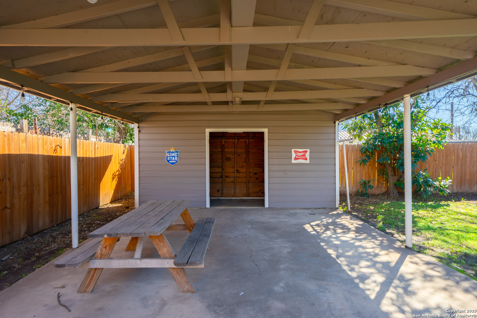property viewer photo 25