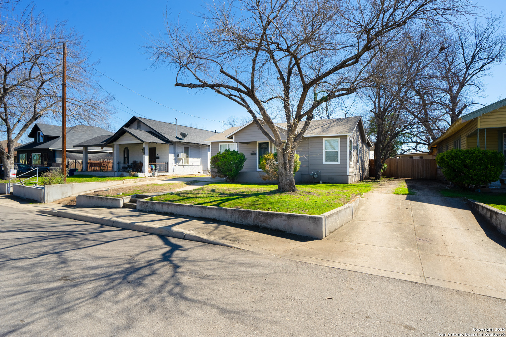 property viewer photo 3