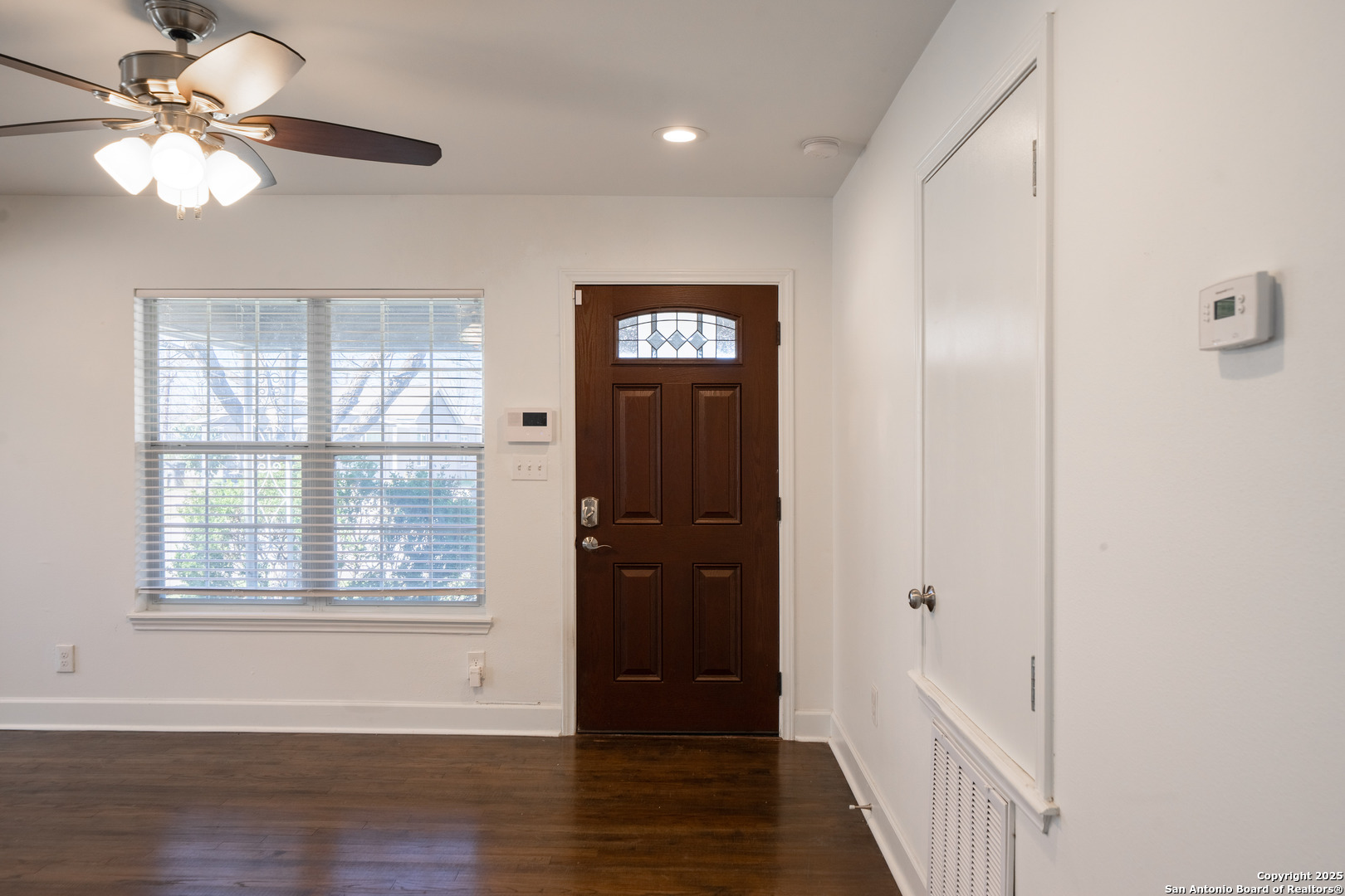 property viewer photo 6
