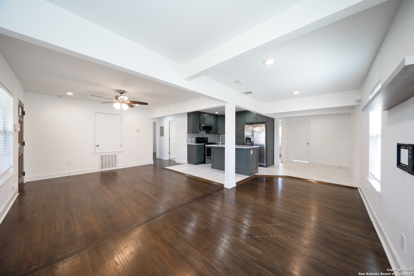 property viewer photo 7