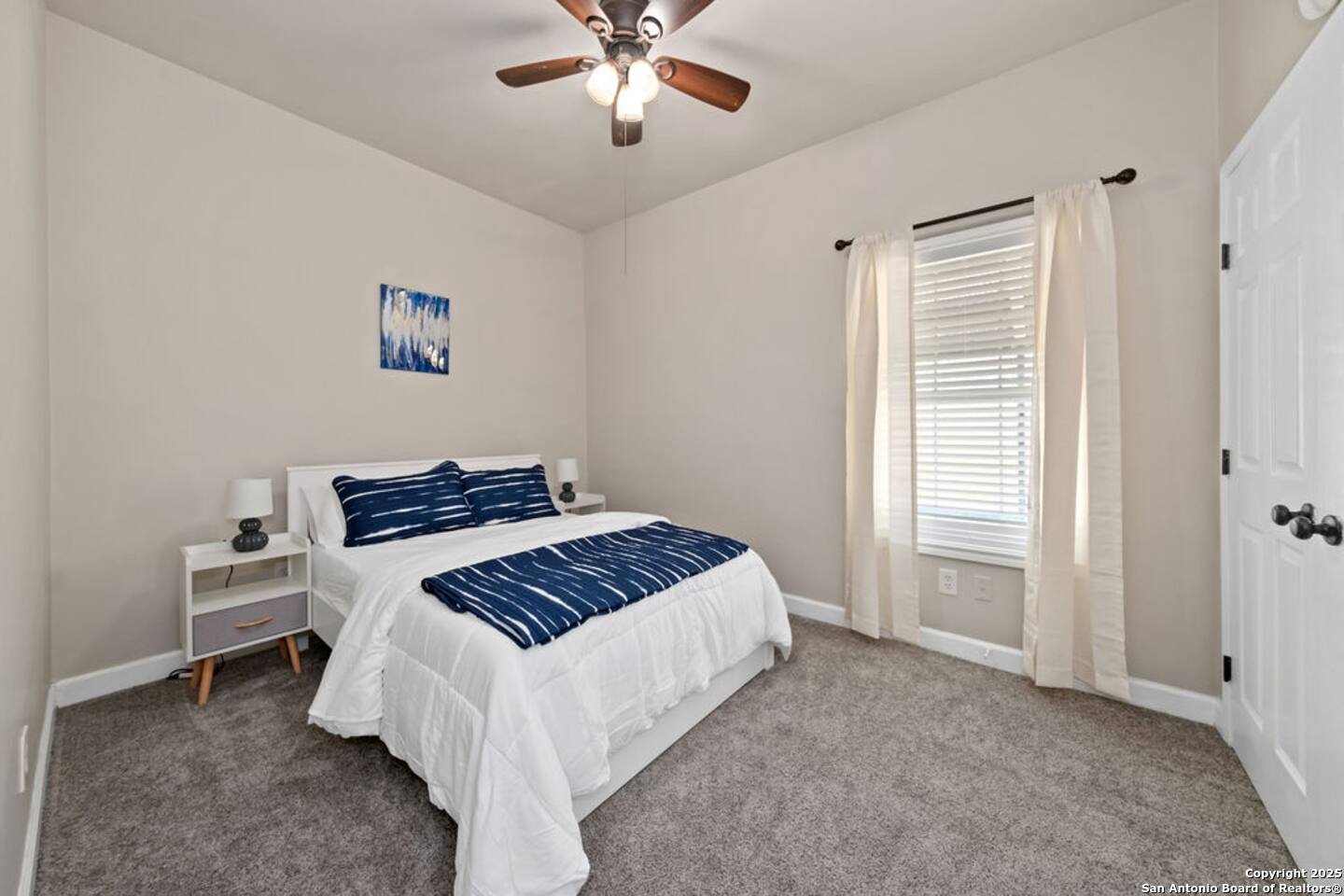 property viewer photo 3
