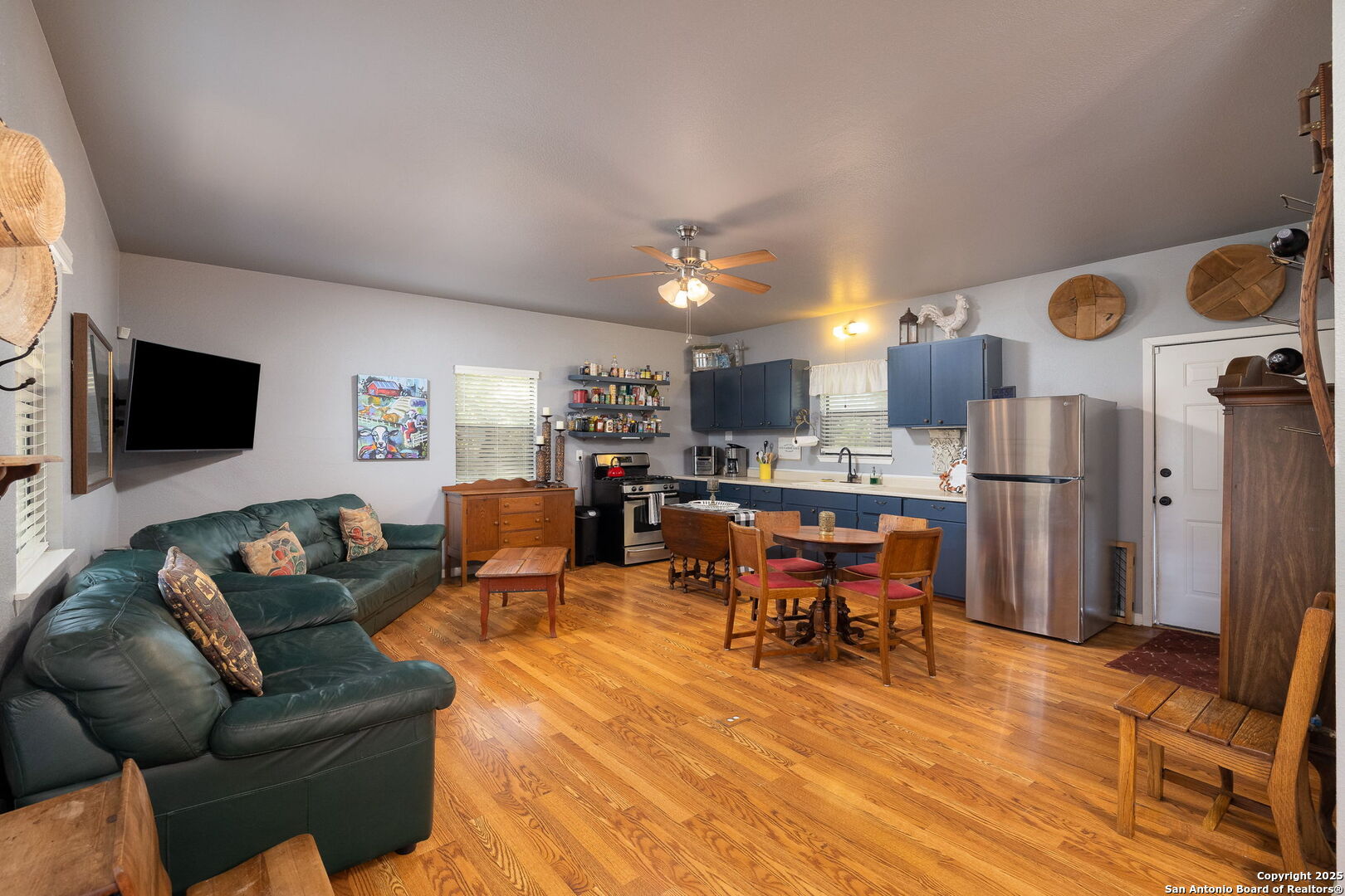main property photo 13