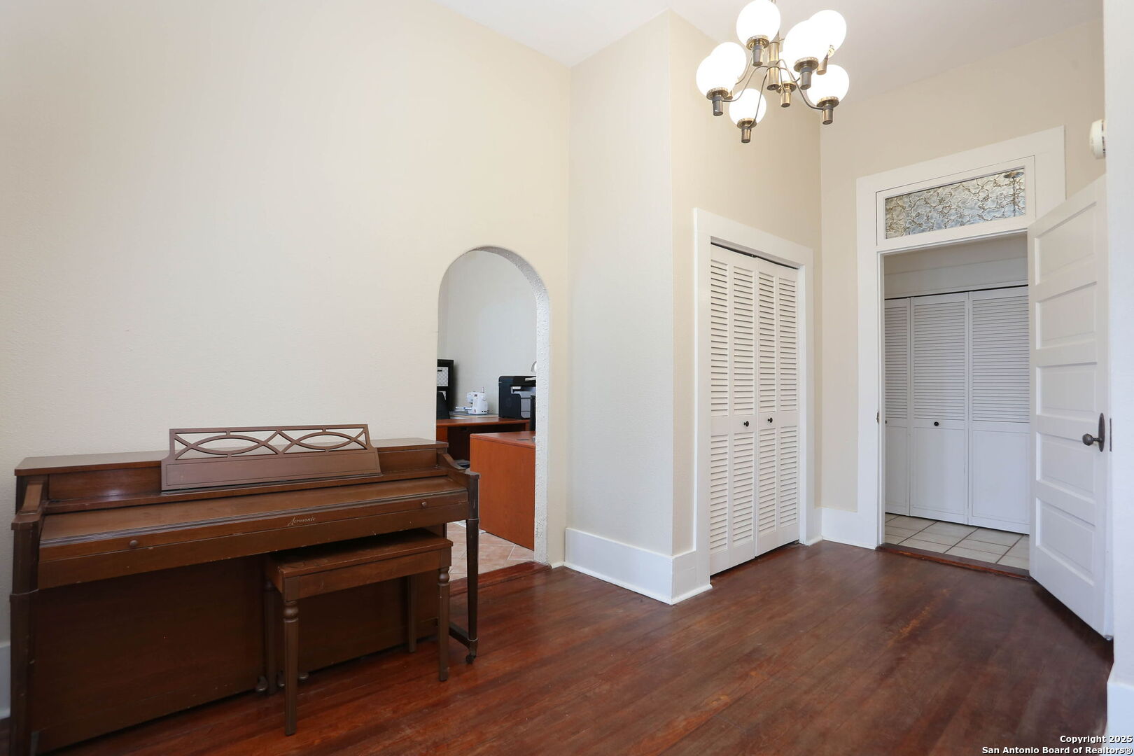 main property photo 13