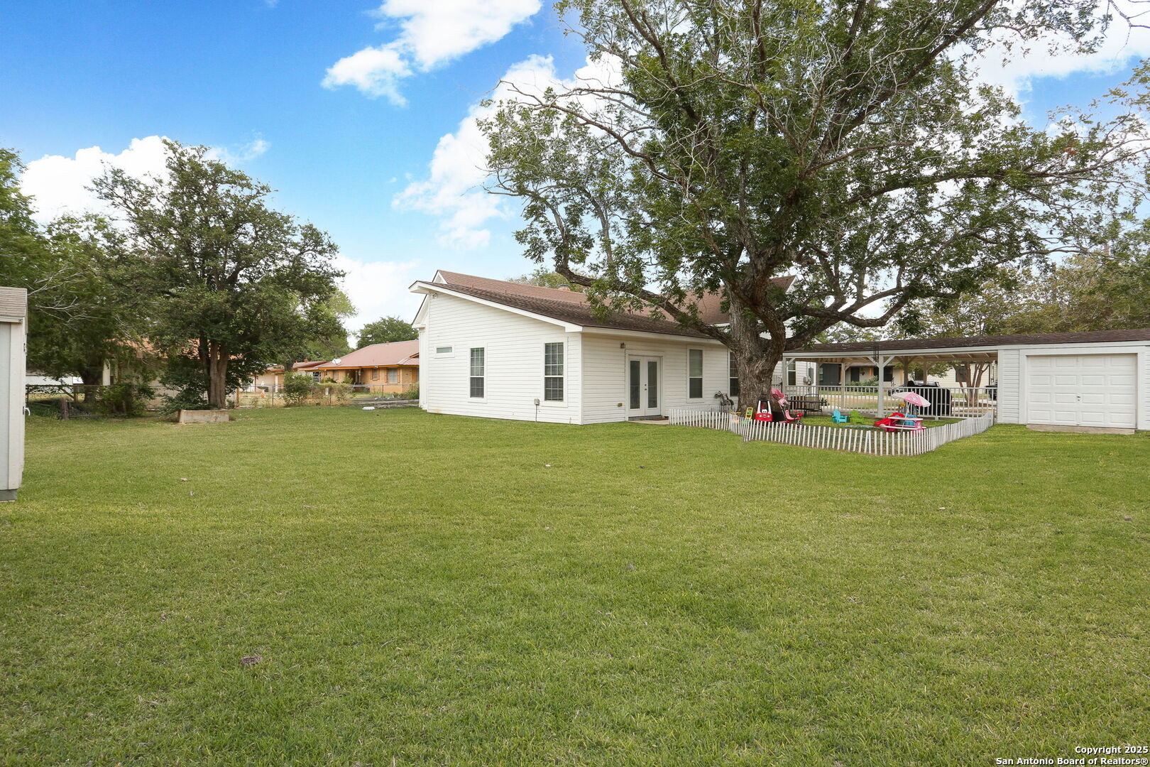 main property photo 22