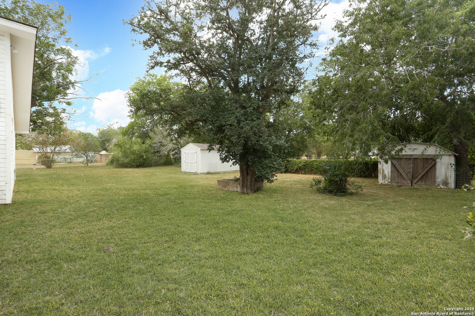 main property photo 23
