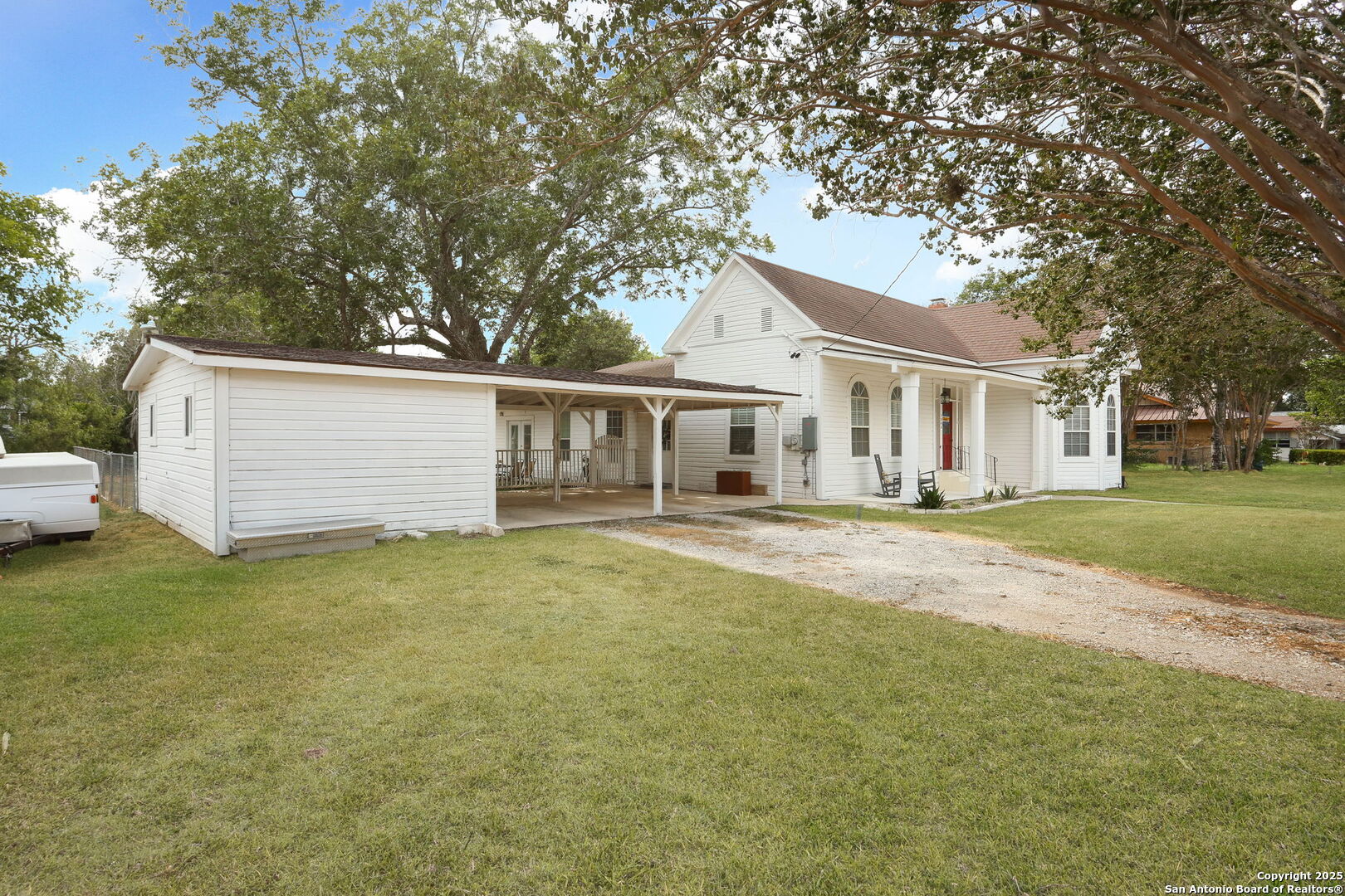 main property photo 3