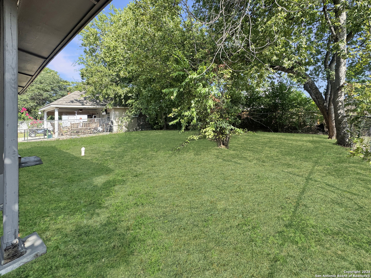 main property photo 12