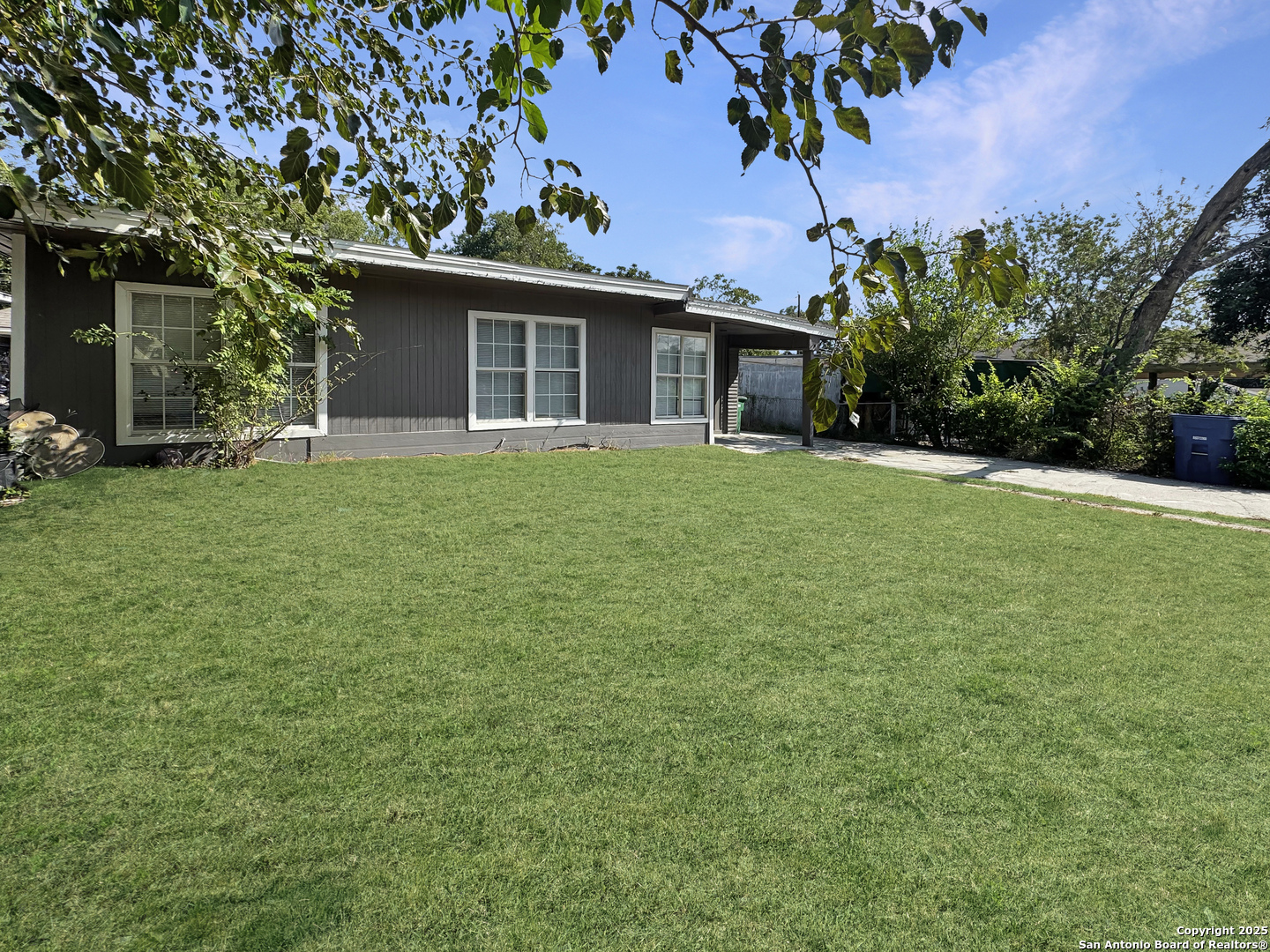 main property photo 2
