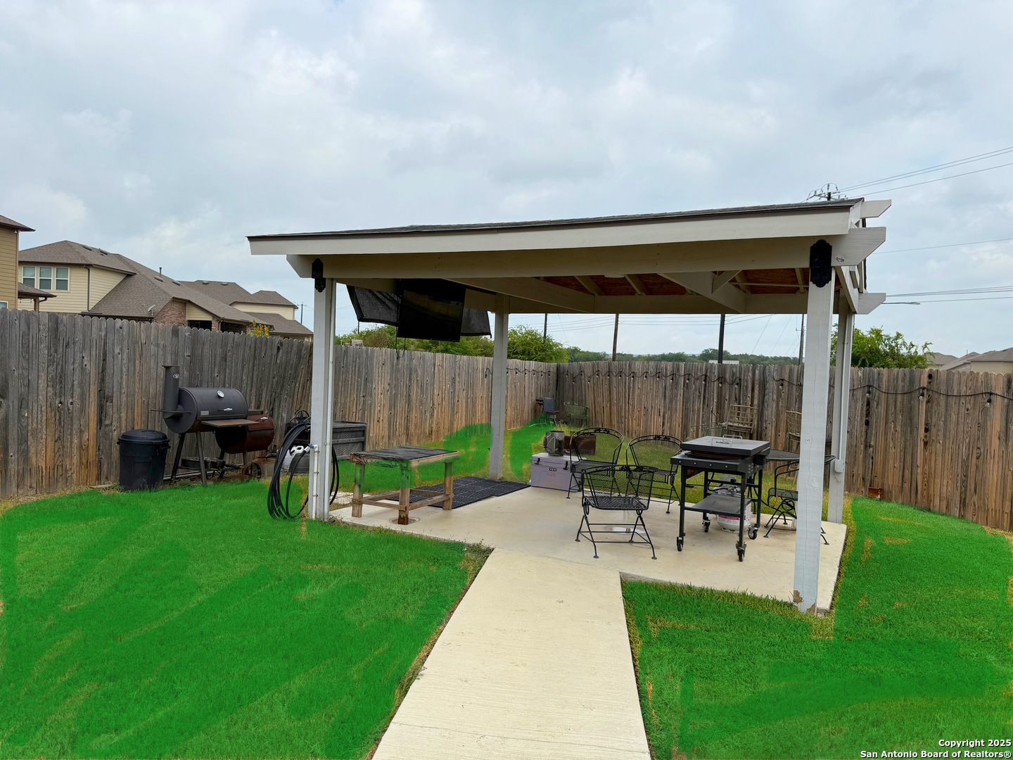 main property photo 31