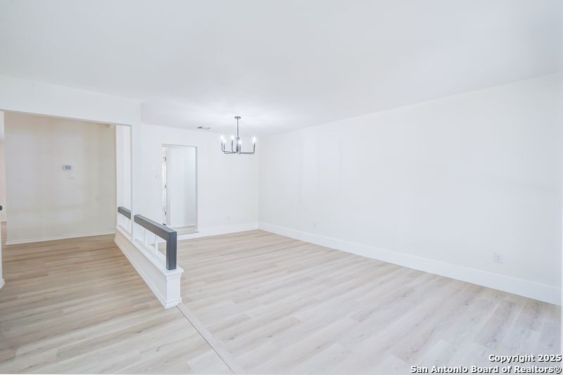 property viewer photo 11