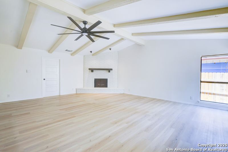 property viewer photo 16