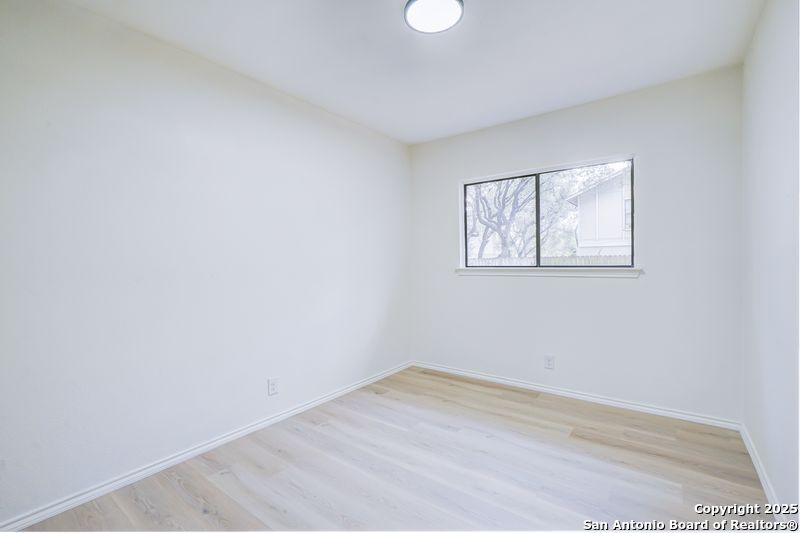 property viewer photo 22