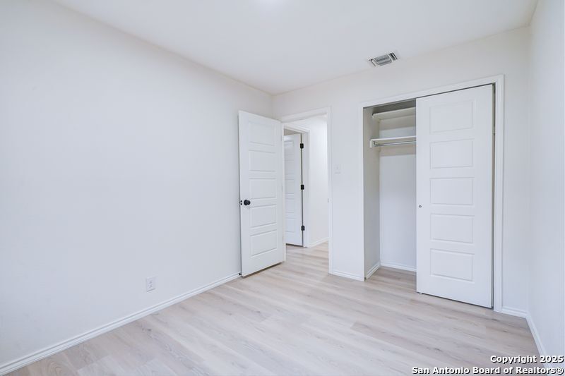 property viewer photo 23