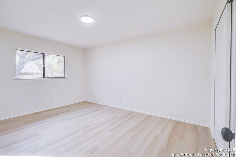 property viewer photo 24