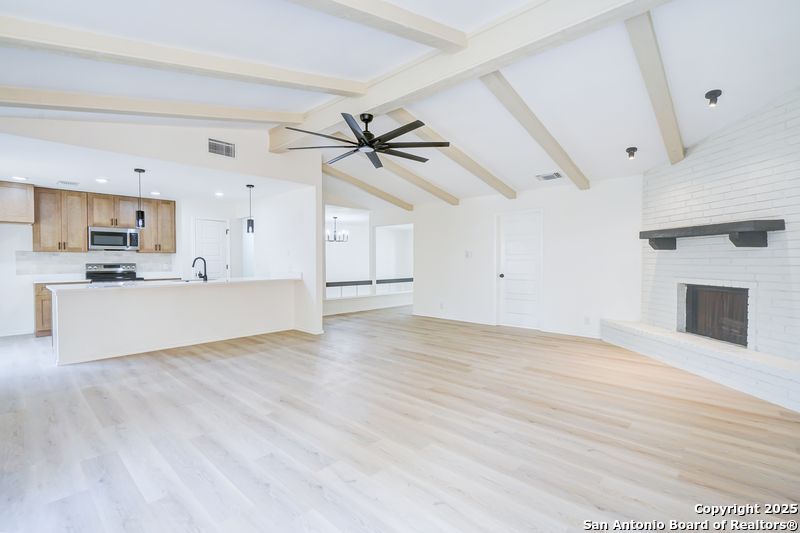 property viewer photo 5