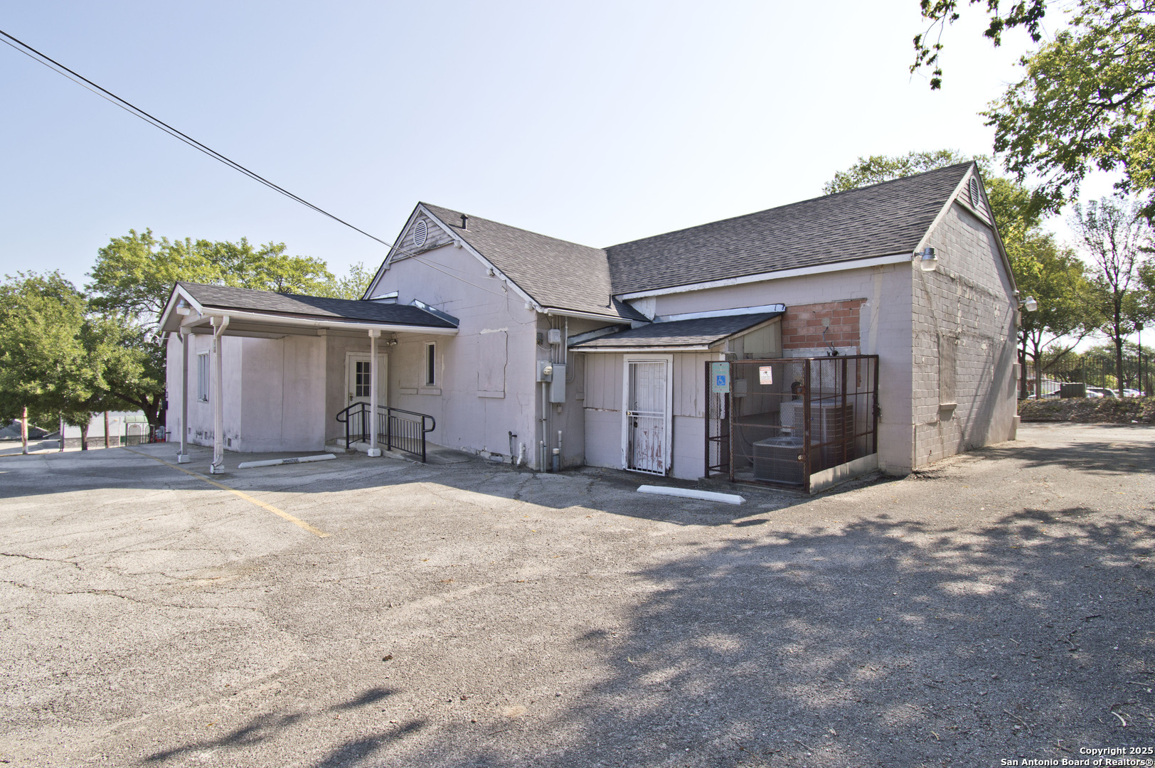 main property photo 15