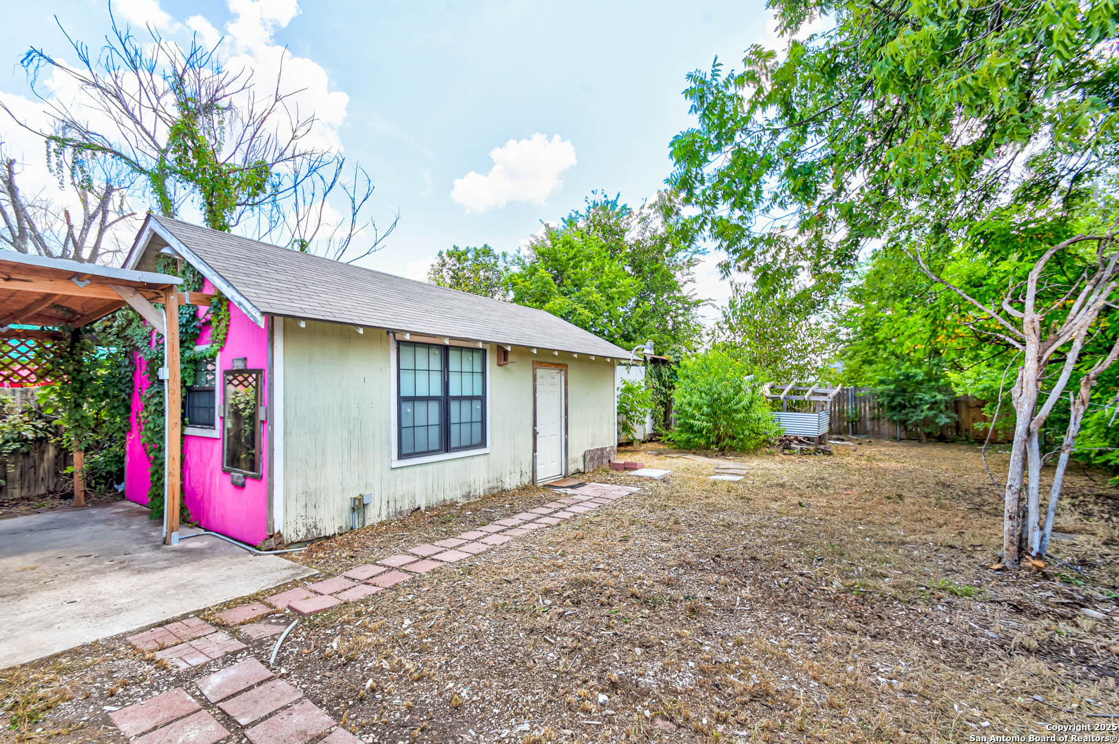main property photo 20