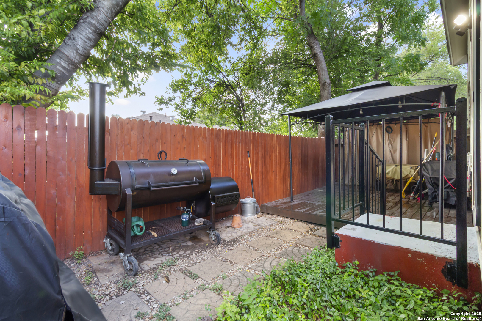 main property photo 17