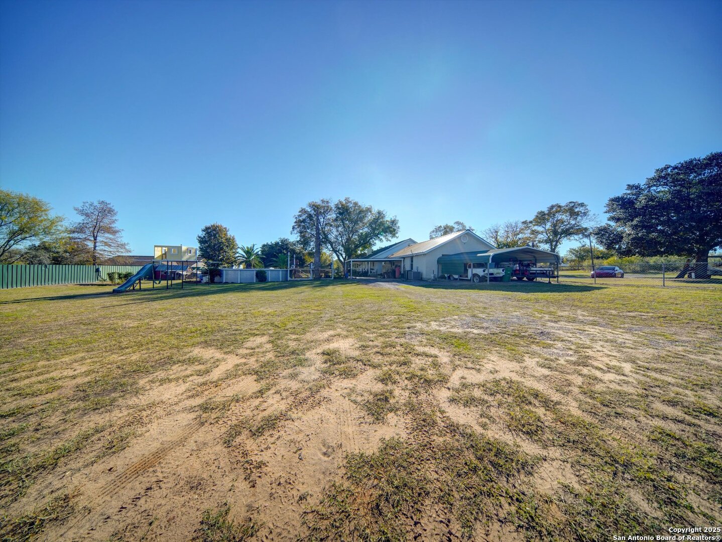 main property photo 4