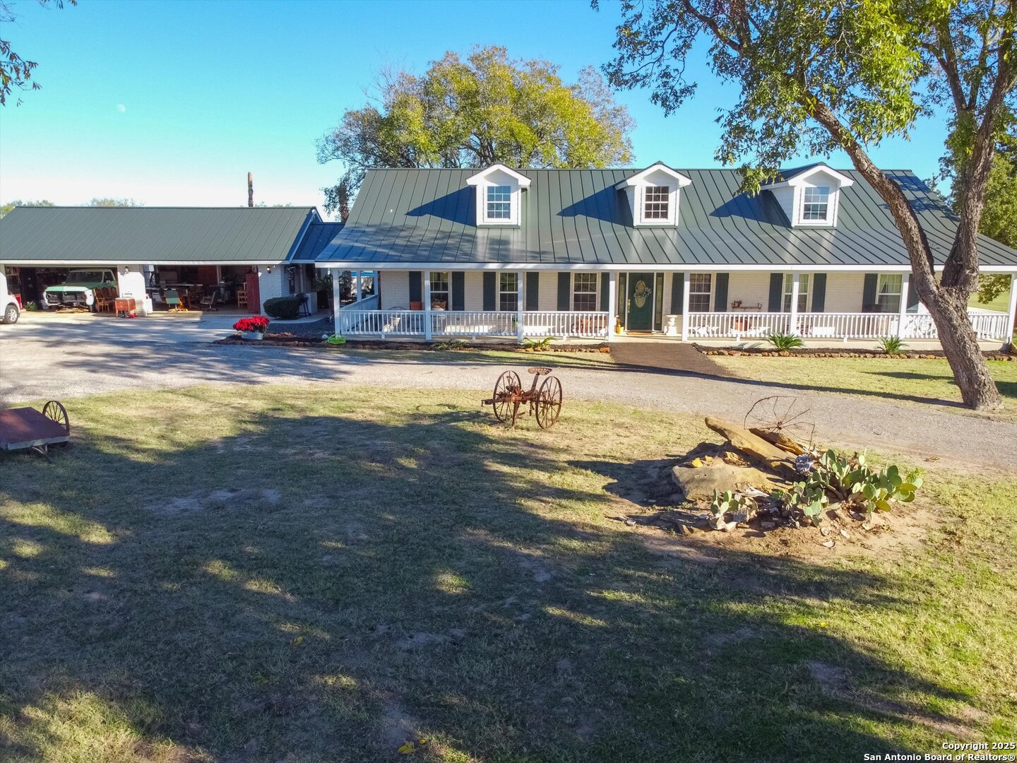 main property photo 6