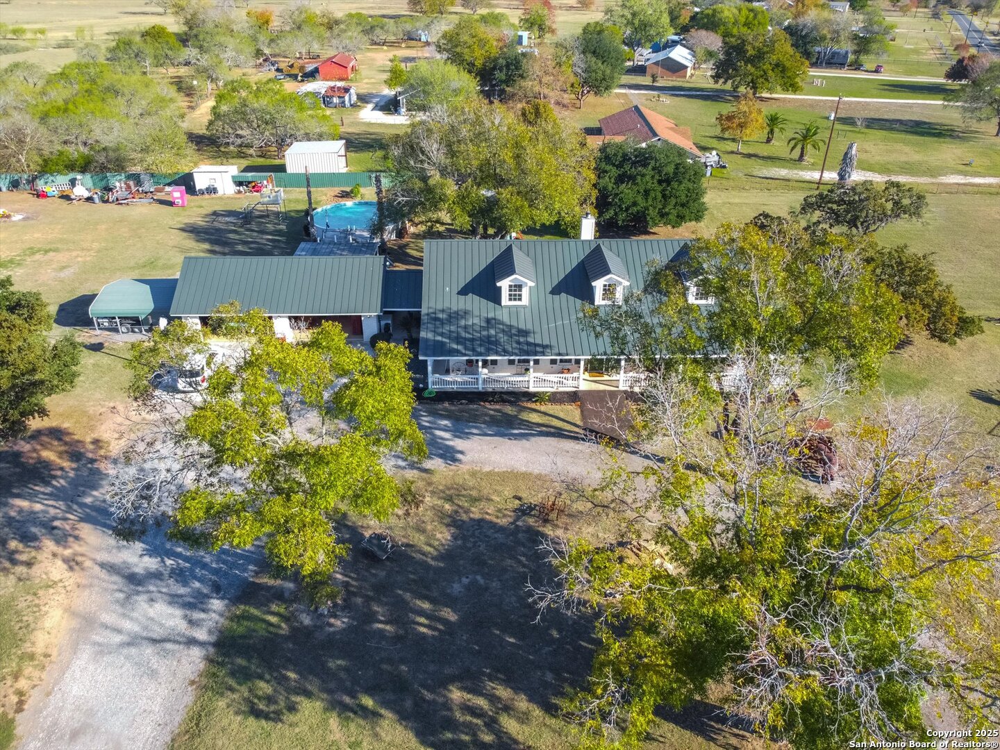 main property photo 8