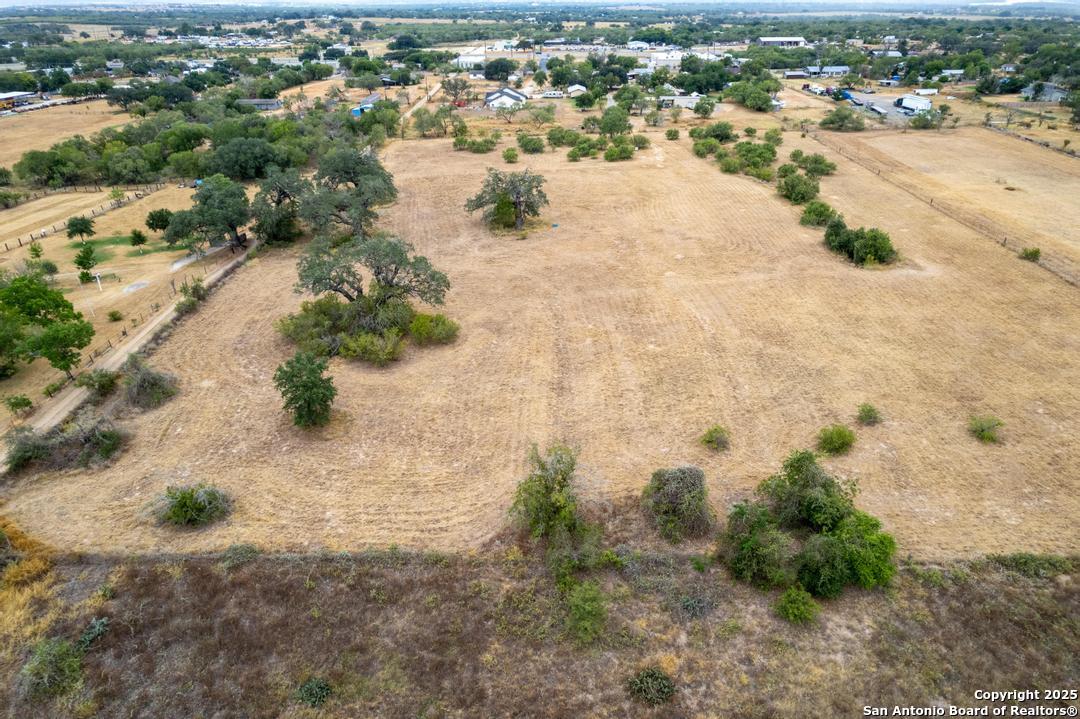main property photo 40