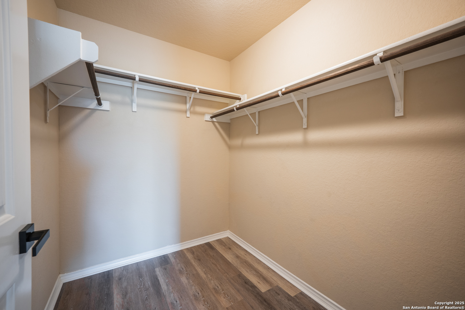 property viewer photo 11