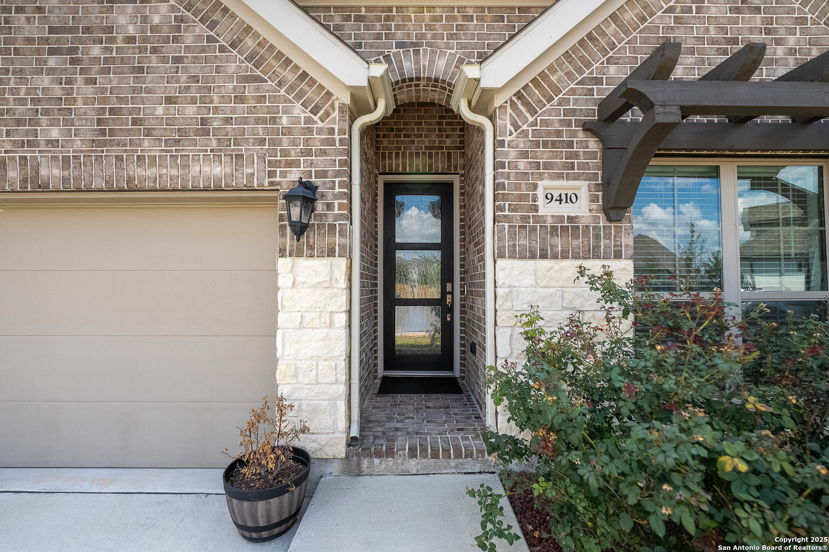 main property photo 0