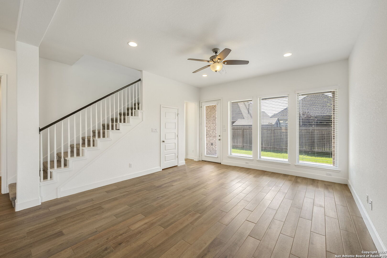 property viewer photo 11