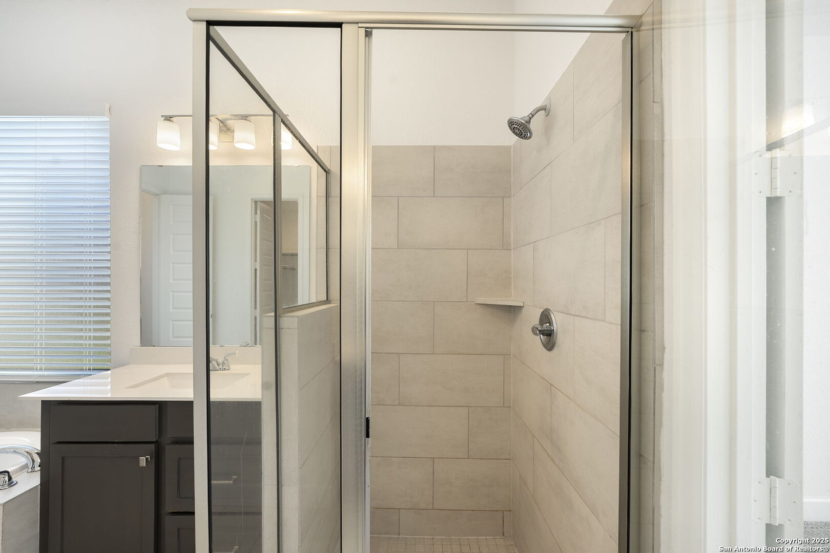 property viewer photo 22