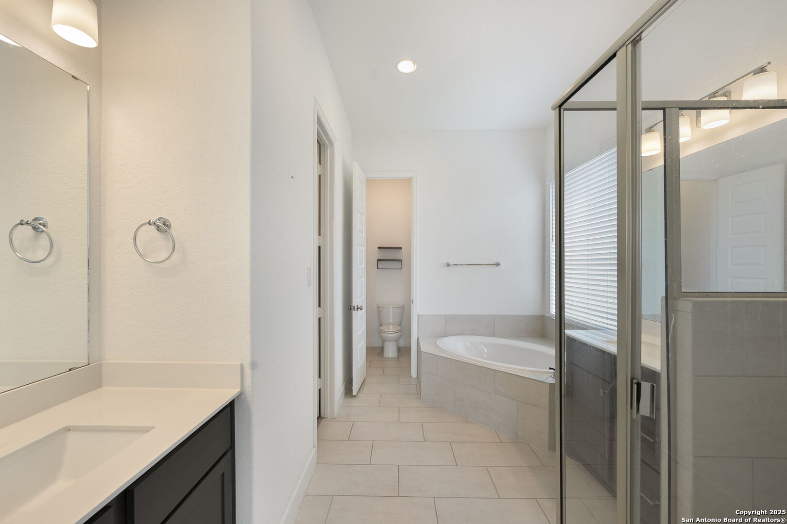 property viewer photo 23