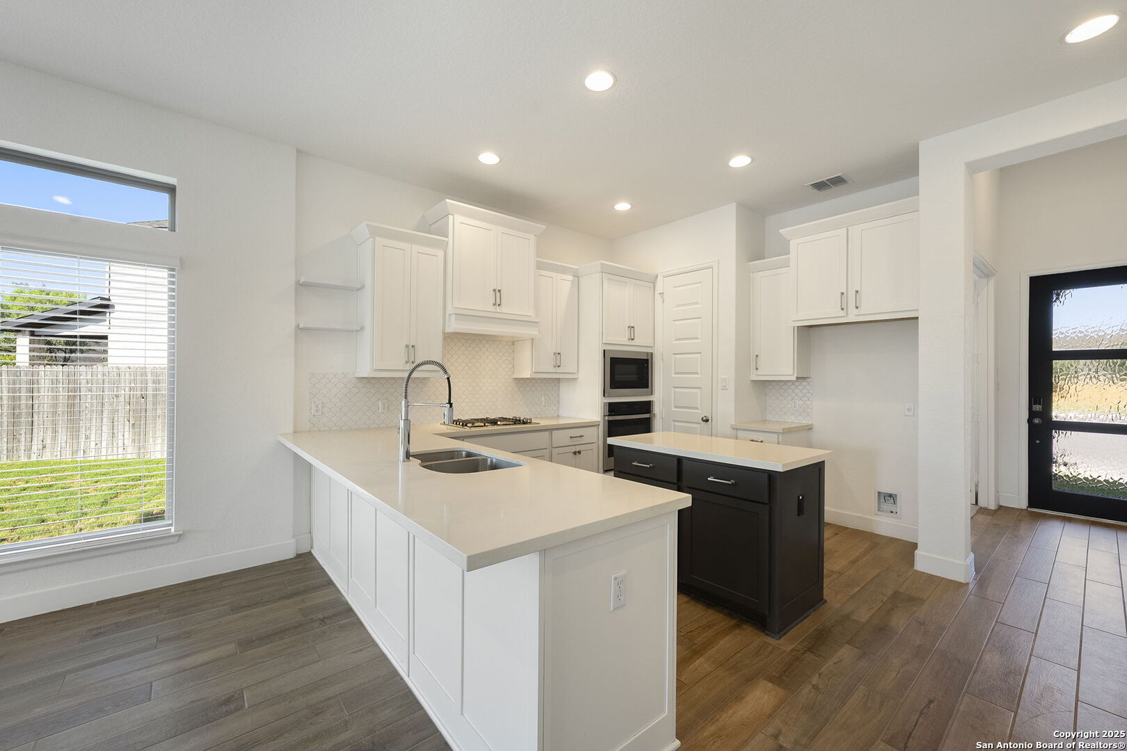 property viewer photo 4