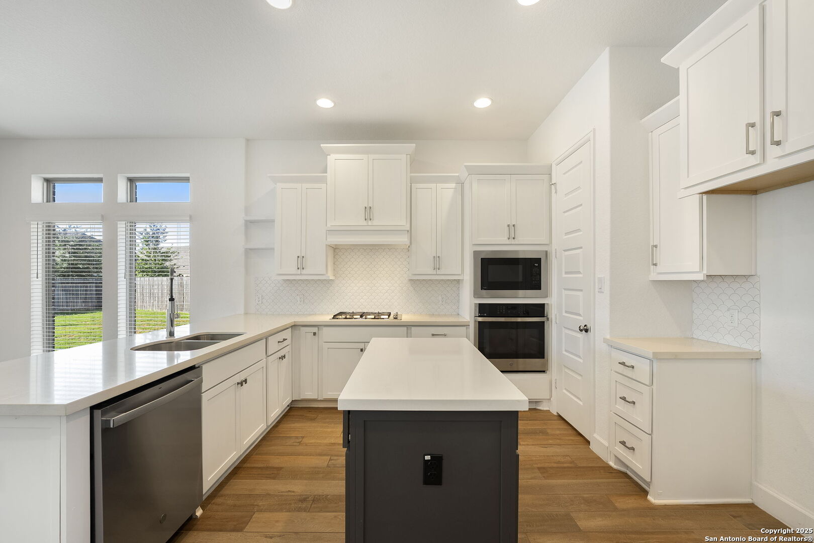 property viewer photo 5