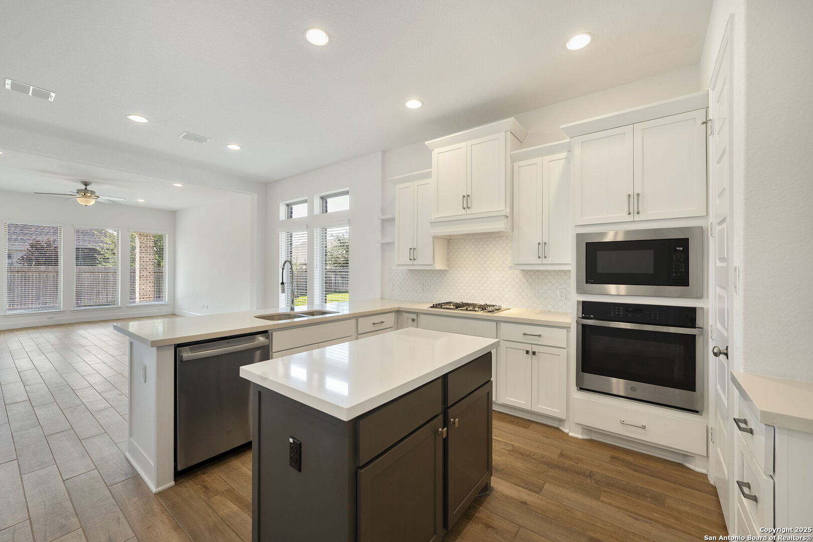 property viewer photo 7