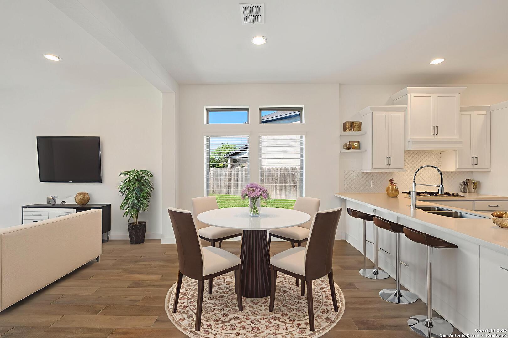property viewer photo 8