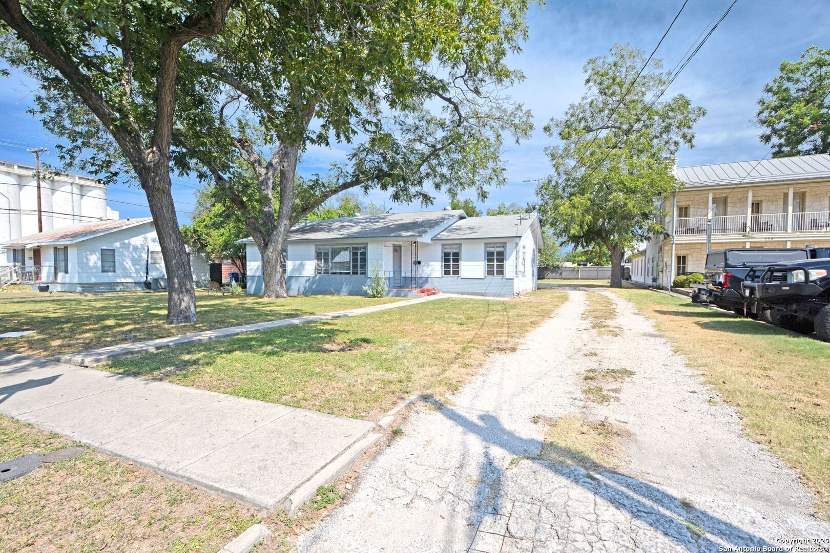 main property photo 1