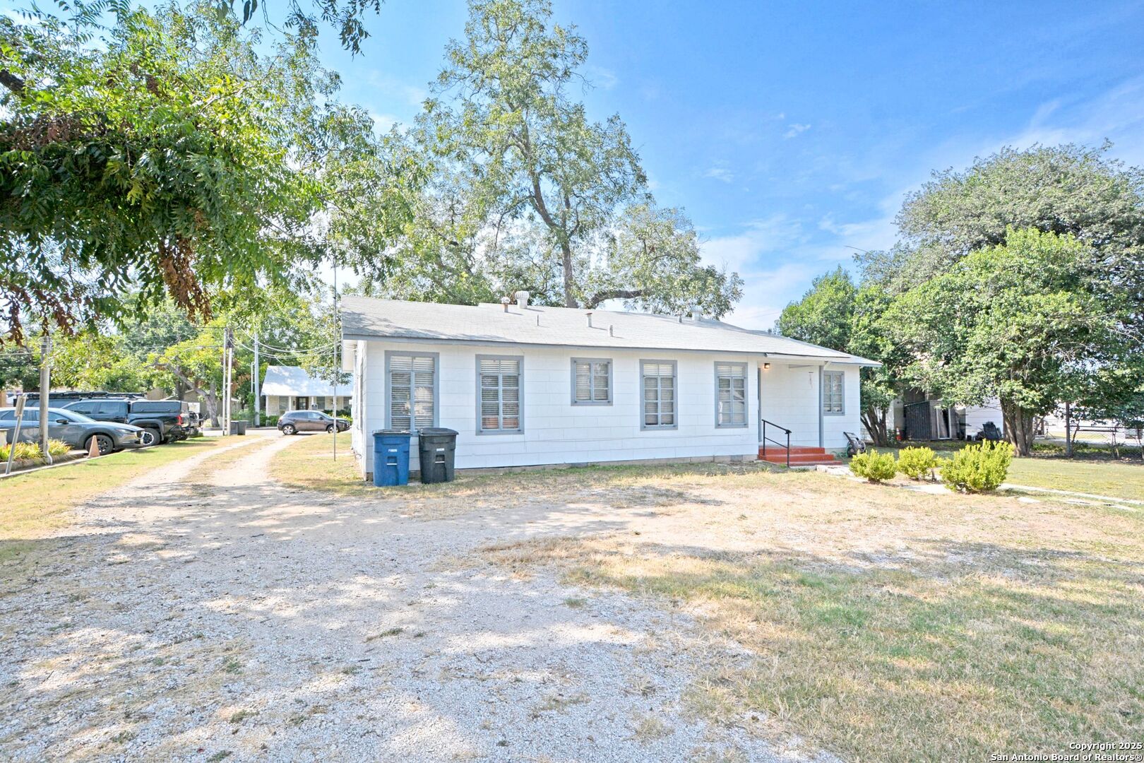 main property photo 34