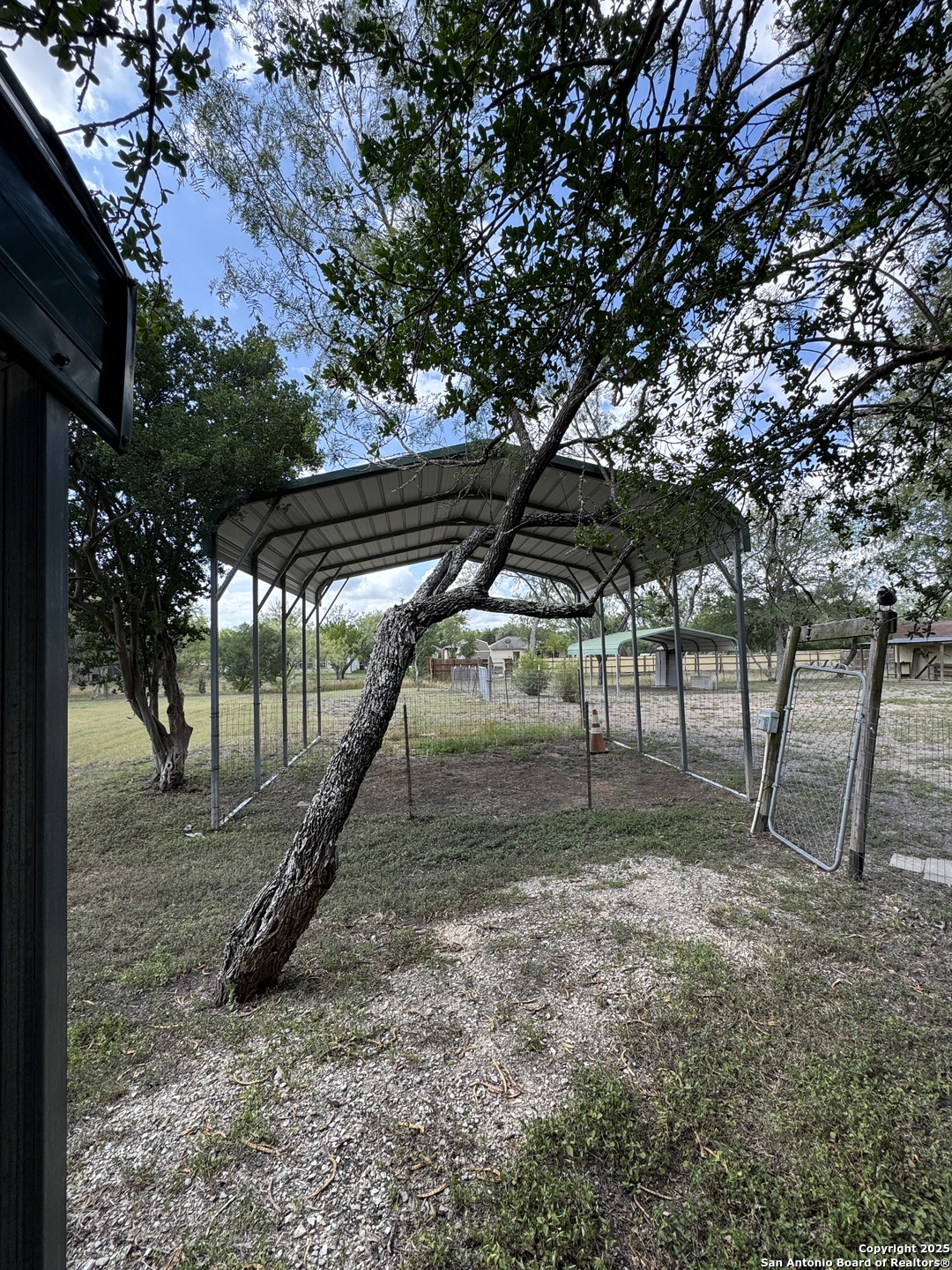 property viewer photo 2